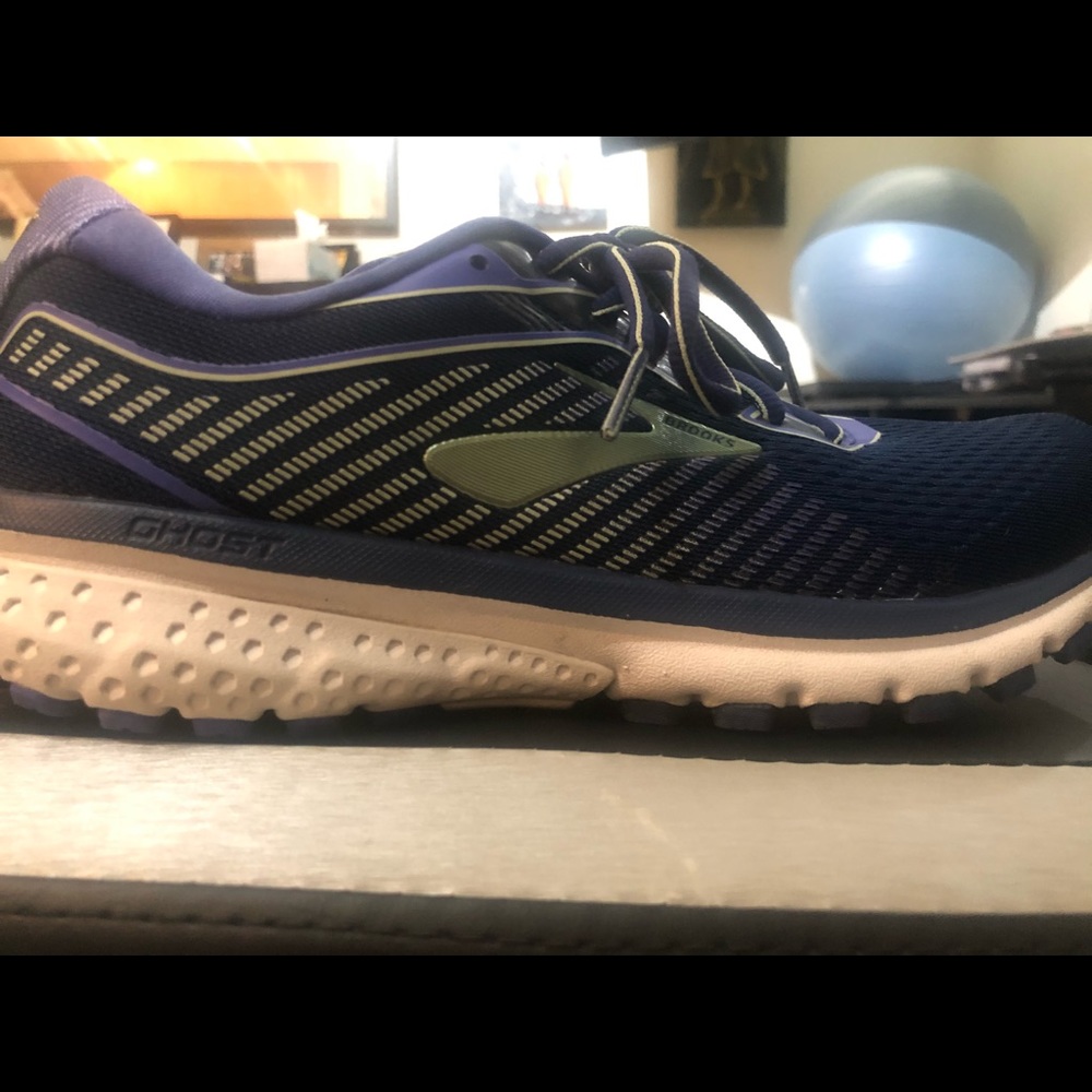 Women’s Brooks Ghost 12 size 8